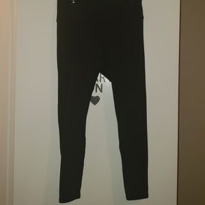 Fabelitics black 3/4 leggings